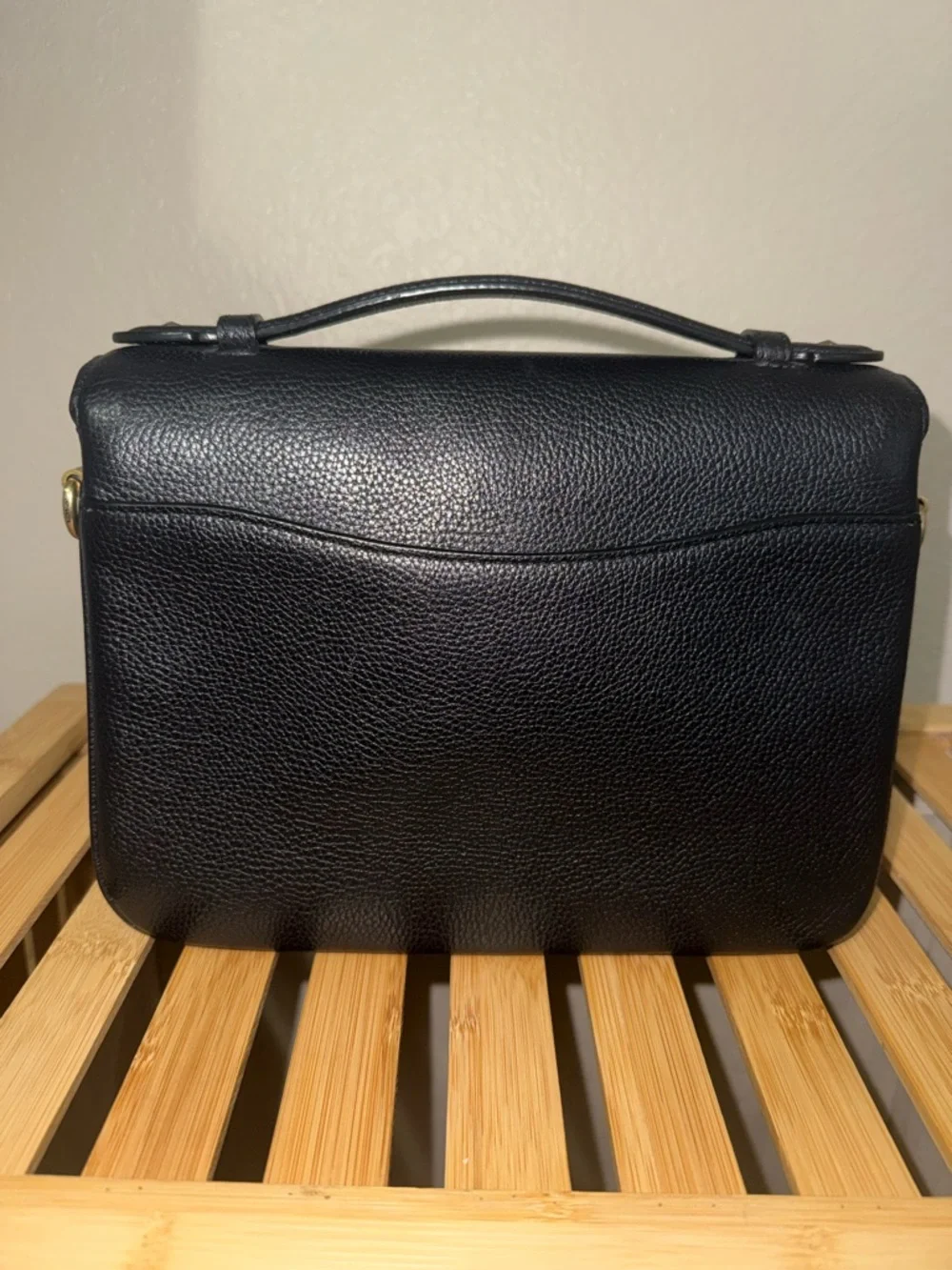 Coach Cassie - Picture 3 of 8